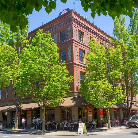 Mcmenamins Hotel Oregon McMinnville Exterior photo